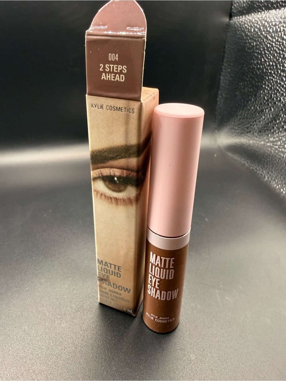 Kylie Cosmetics Matte Liquid Eye Shadow - 004 2 Steps Ahead (Brown)